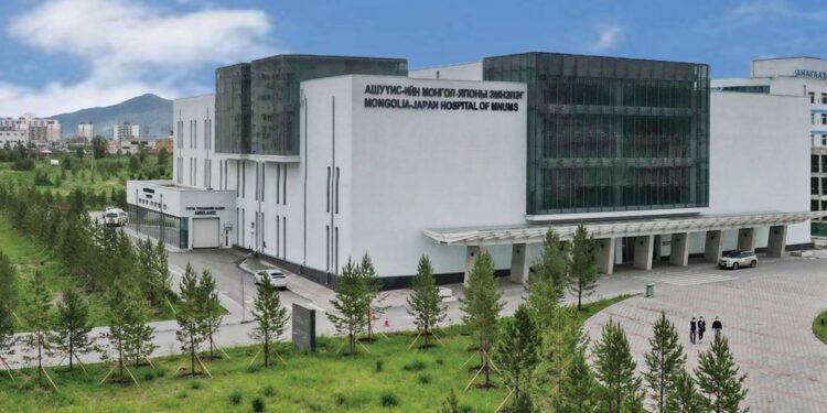 Монгол-Японы эмнэлгийг АШУҮИС-д шилжүүллээ