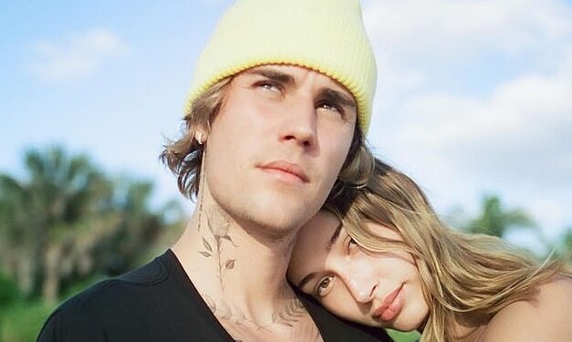 Жастин Бибер эхнэрээ эмнэлэгт сахиж байна