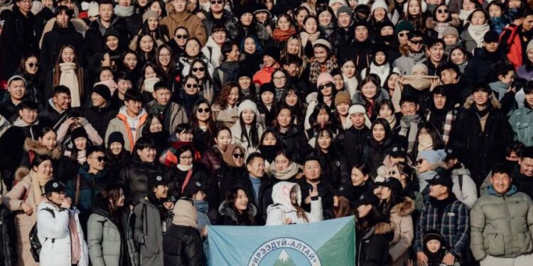 500 гаруй оюутан “Өвлийн цэнэг”-ээ авлаа