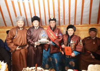 Г.Энхтөр: 33 жил мал дагасан зүтгэлээ үнэлүүллээ